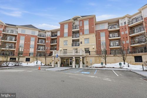 556 Carson Ter, HUNTINGDON VALLEY, PA, 19006-4721 | Card Image