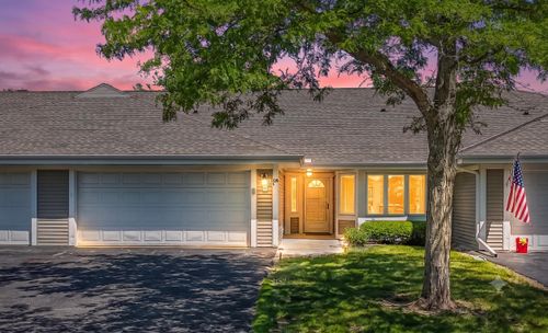 11014 Mequon Square Dr, Mequon, WI, 53092 | Card Image