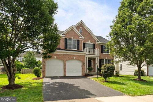 8208 Kerfoot Dr, GAINESVILLE, VA, 20155-5820 | Card Image