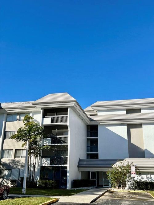 apt-213-721 Pine Island Rd, Plantation, FL, 33324-1332 | Card Image