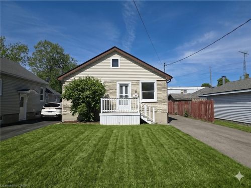 13 Marlborough Ave, St Catharines, ON, L2M5T1 | Card Image