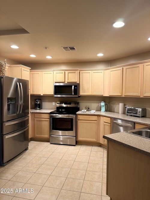 3242-5350 E Deer Valley Dr, Phoenix, AZ, 85054-4126 | Card Image