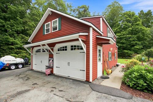 36 Nine Partners Rd, Staatsburg, NY, 12580-6215 | Card Image