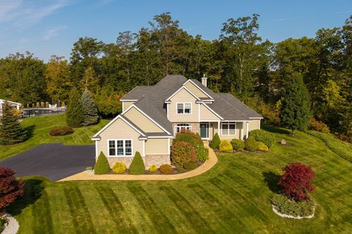 51 Childs Dr, Dover, NH, 03820-5121 | Card Image