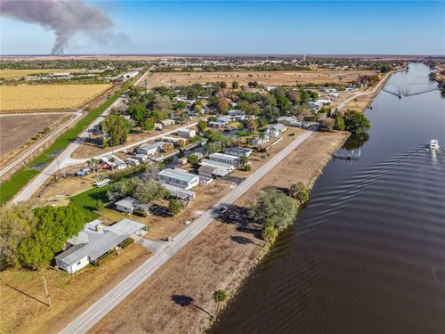 1824 Riverside Dr, Moore Haven, FL, 33471-5825 | Card Image