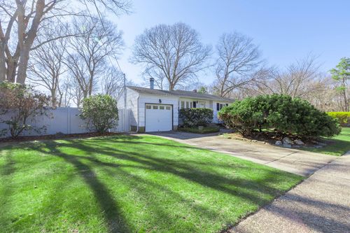 14 Bristol St, Islip Terrace, NY, 11752-1604 | Card Image