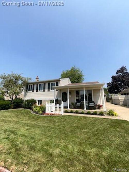 14170 Hix St, Livonia, MI, 48154-4903 | Card Image