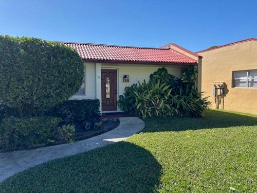 104 Lake Barbara Dr, West Palm Beach, FL, 33411-2432 | Card Image