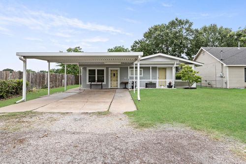 3002 Ruby Dr, Groves, TX, 77619-4130 | Card Image