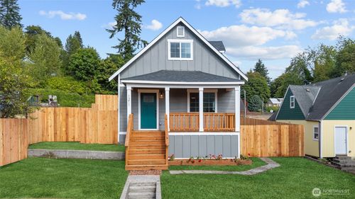 1211 Water St, Raymond, WA, 98577-1328 | Card Image