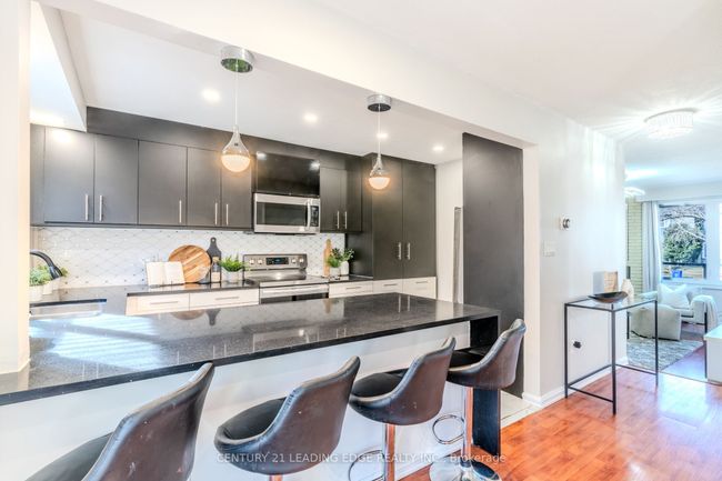 1807 Listowell Cres, House attached with 3 bedrooms, 2 bathrooms and 1 parking in Pickering ON | Image 10