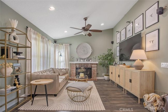 27702 Quincy St, House other with 2 bedrooms, 2 bathrooms and 2 parking in Castaic CA | Image 8