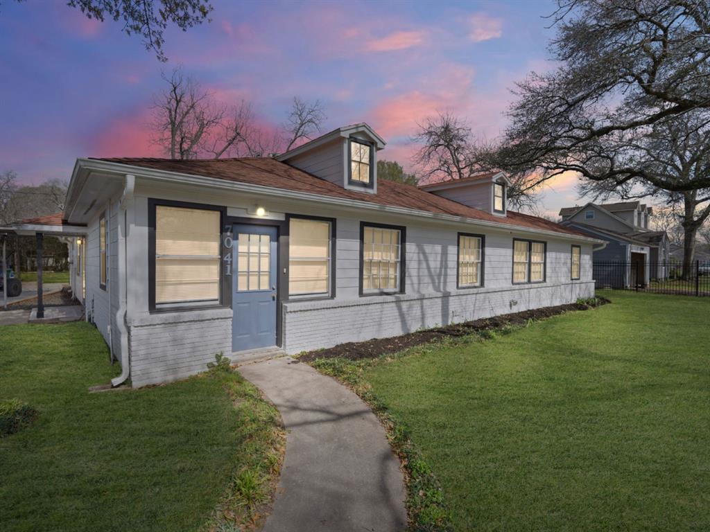 Evans St, Houston, TX 77061