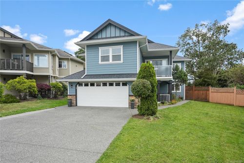 1759 Mamich Cir, Victoria, BC, V8N6M9 | Card Image