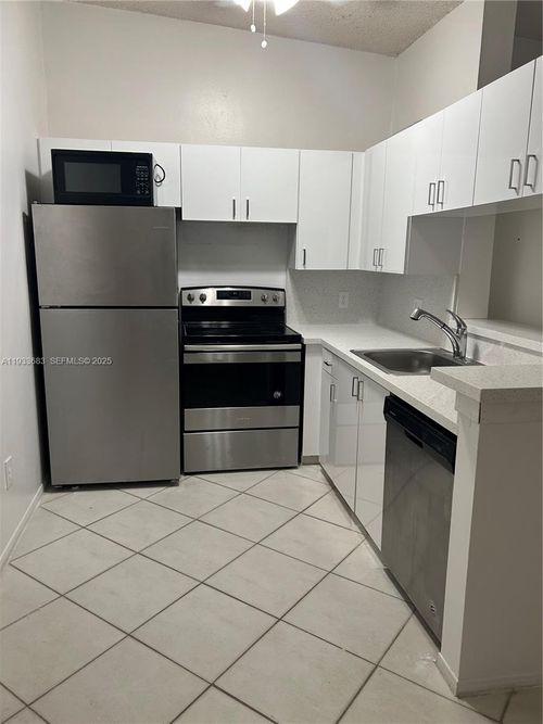 apt-201e-9729 Hammocks Blvd, Miami, FL, 33196-1515 | Card Image