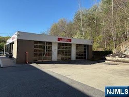 99 Skyline Dr, Ringwood, NJ, 07456-2011 | Card Image