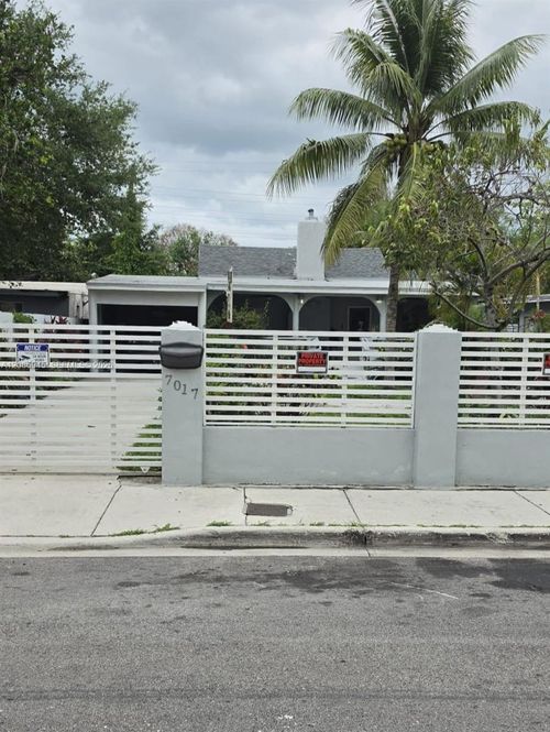 7017 Nw 5th Ct, Miami, FL, 33150-3907 | Card Image