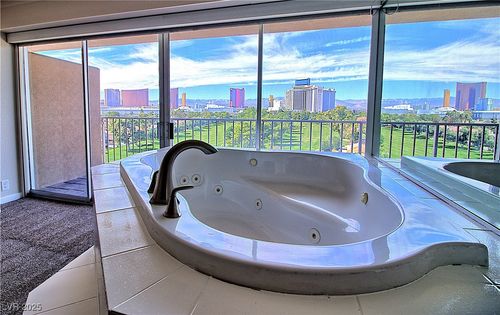 000-3111 Bel Air Dr, Las Vegas, NV, 89109-1558 | Card Image