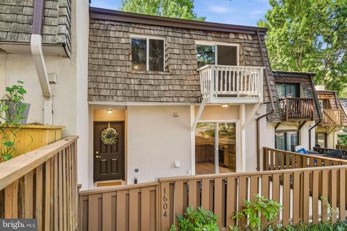 1604 Valencia Way, RESTON, VA, 20190-4966 | Card Image