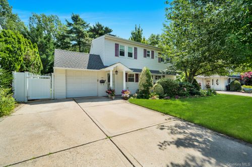 166 Choir Ln, Westbury, NY, 11590-5733 | Card Image