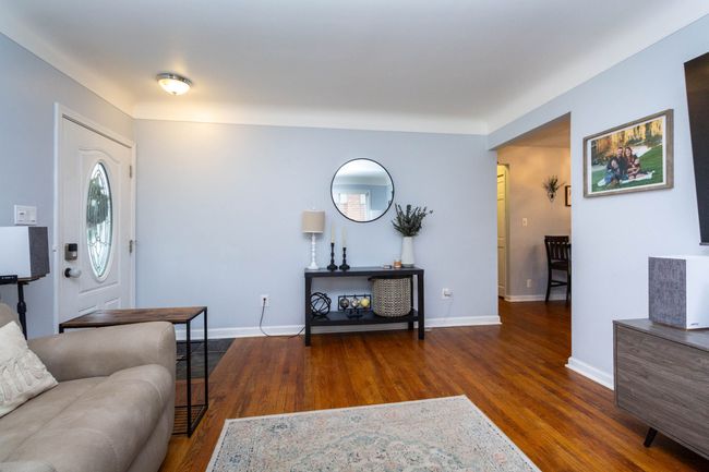 living room | Image 8