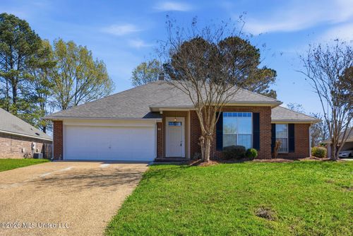 212 N Ridge Dr, Madison, MS, 39110-7701 | Card Image