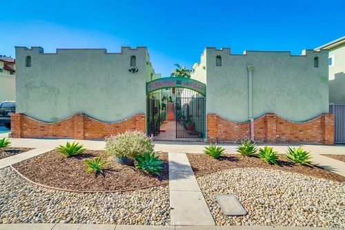1021 S Meyler St, San Pedro, CA, 90731 | Card Image