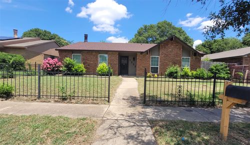 7331 Emory Oak Ln, Dallas, TX, 75249-1441 | Card Image