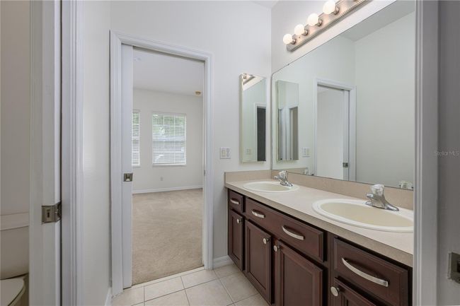 Jack & Jill Bathroom. | Image 30