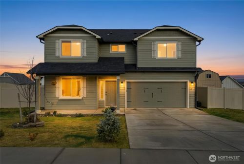 5 Patty Cir, Milton-Freewater, OR, 97862-6712 | Card Image