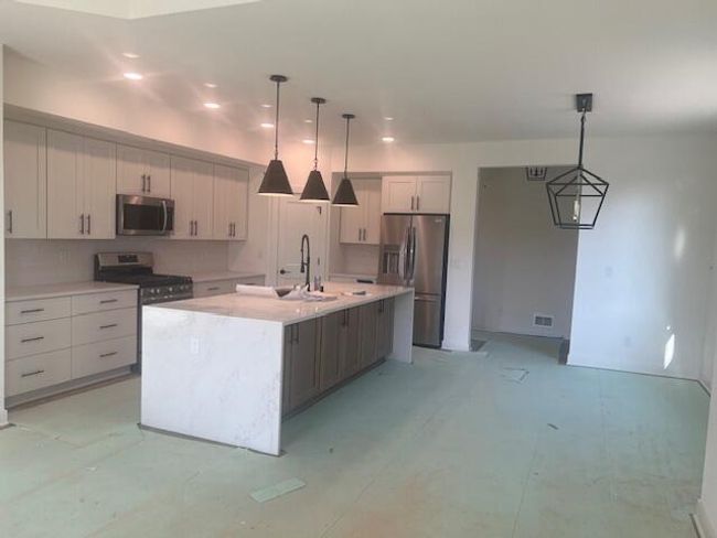 1401 - 2114 Bluestem Drive, Condo with 2 bedrooms, 2 bathrooms and null parking in WAUKESHA WI | Image 5