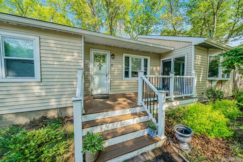 17 Arnold Dr, Middle Island, NY, 11953-1701 | Card Image