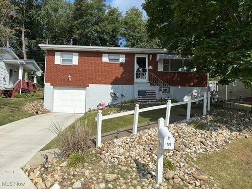 106 Dana Lynn Dr, Wintersville, OH, 43953-9612 | Card Image