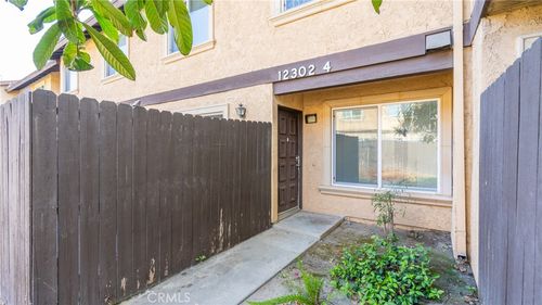 unit-4-12302 Runnymede St, North Hollywood, CA, 91605-3604 | Card Image