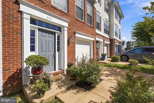 8112 Rainwater Cir, MANASSAS, VA, 20111-5231 | Card Image