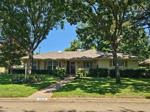 1914 Surrey Cir, Grand Prairie, TX, 75050-6329 | Card Image