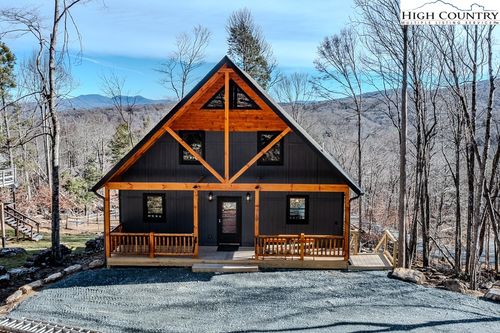 111 Village Cluster Rd, Beech Mountain, NC, 28604-8231 | Card Image