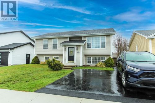 67 Eastbourne Cres, St. John's, NL, A1A5V7 | Card Image