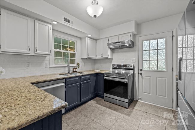 11712 Fernhurst Ln, House other with 3 bedrooms, 3 bathrooms and null parking in Charlotte NC | Image 14