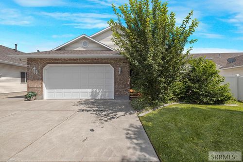 811 Katie Ct, Ammon, ID, 83406-4562 | Card Image