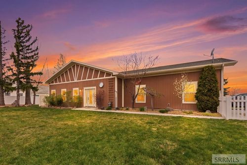 5934 S S 45th W, Idaho Falls, ID, 83402-5717 | Card Image