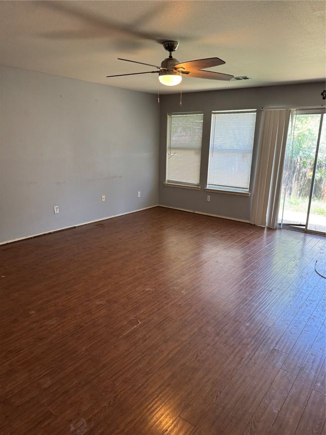 3048 Saint Ursula Dr, House other with 3 bedrooms, 2 bathrooms and null parking in Dallas TX | Image 4