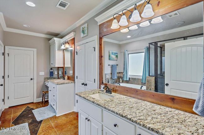 27-601 Emerald Ct | Image 17