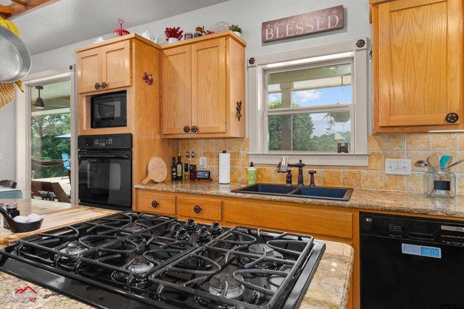 140 County Road 2242, House other with 3 bedrooms, 3 bathrooms and null parking in Daingerfield TX | Image 16