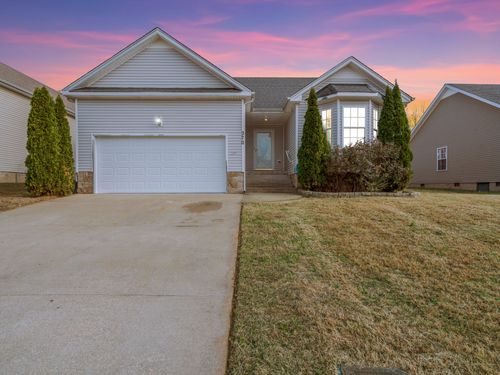 370 Chalet Cir, Clarksville, TN, 37040-1640 | Card Image