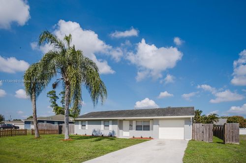 217 Ne Glentry Ave, Port St. Lucie, FL, 34983-1216 | Card Image