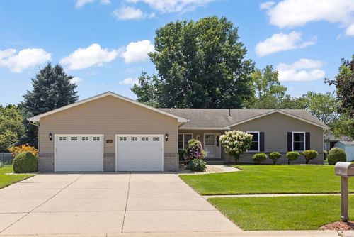 120 E Webb St, Sandwich, IL, 60548-2506 | Card Image