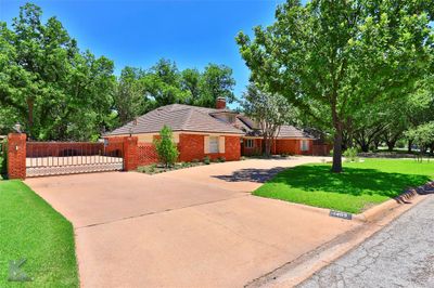 1409 River Oaks Road, House other with 4 bedrooms, 3 bathrooms and null parking in Abilene TX | Image 2