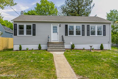 130 Mechanic St, Hightstown, NJ, 08520-3606 | Card Image