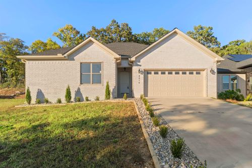 8010 Kanis Oaks Dr, Little Rock, AR, 72204-2337 | Card Image